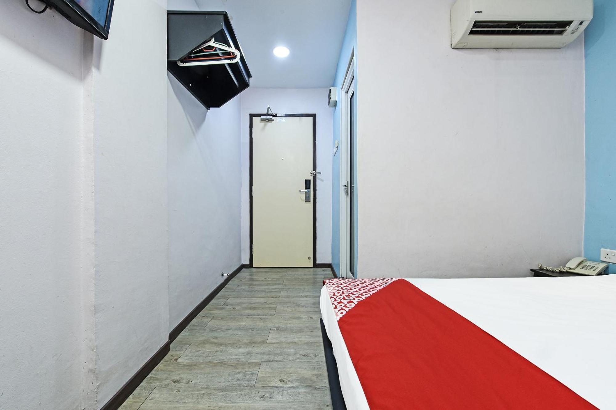 OYO 992 Orange Hotel Kuala Pilah Bagian luar foto