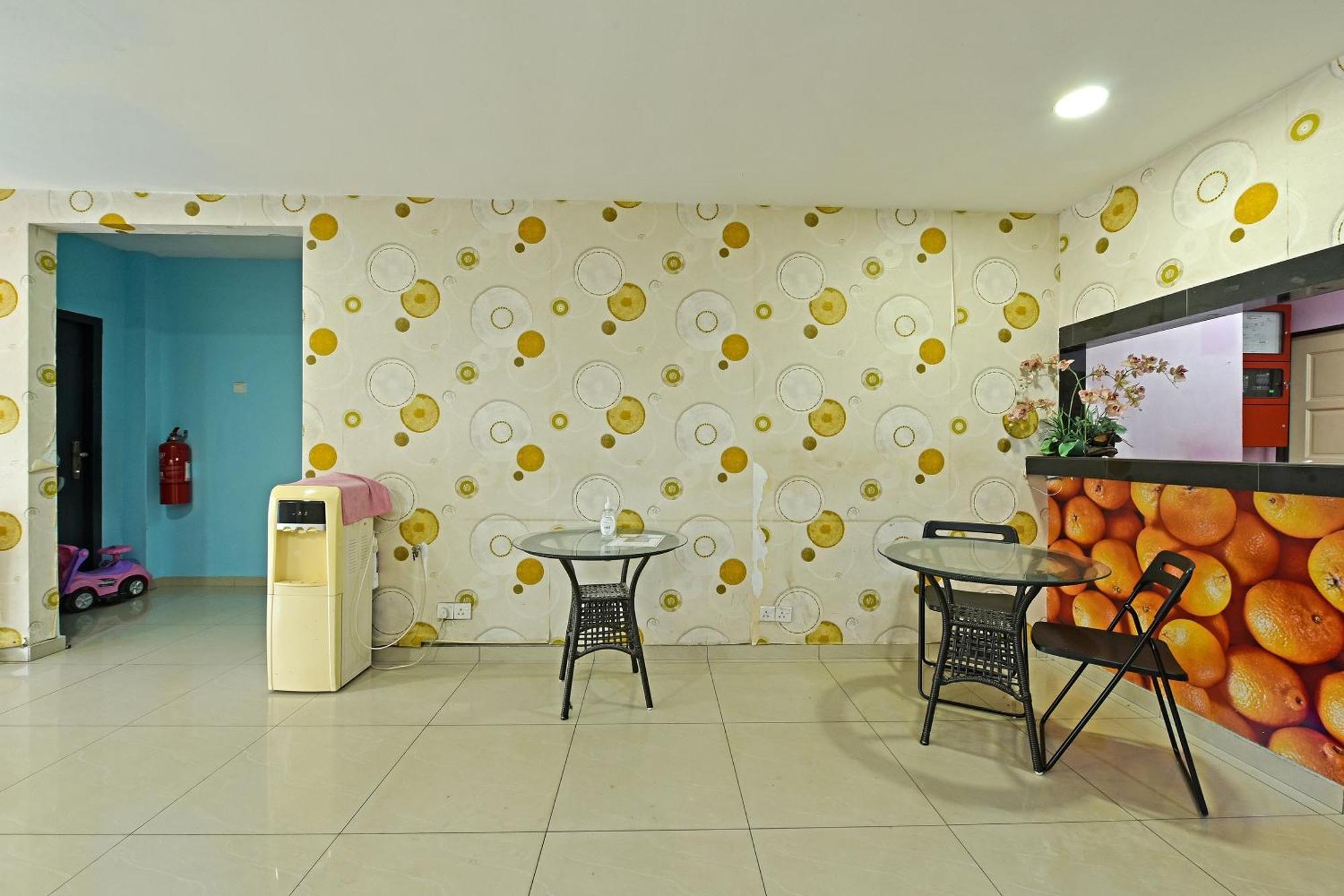 OYO 992 Orange Hotel Kuala Pilah Bagian luar foto
