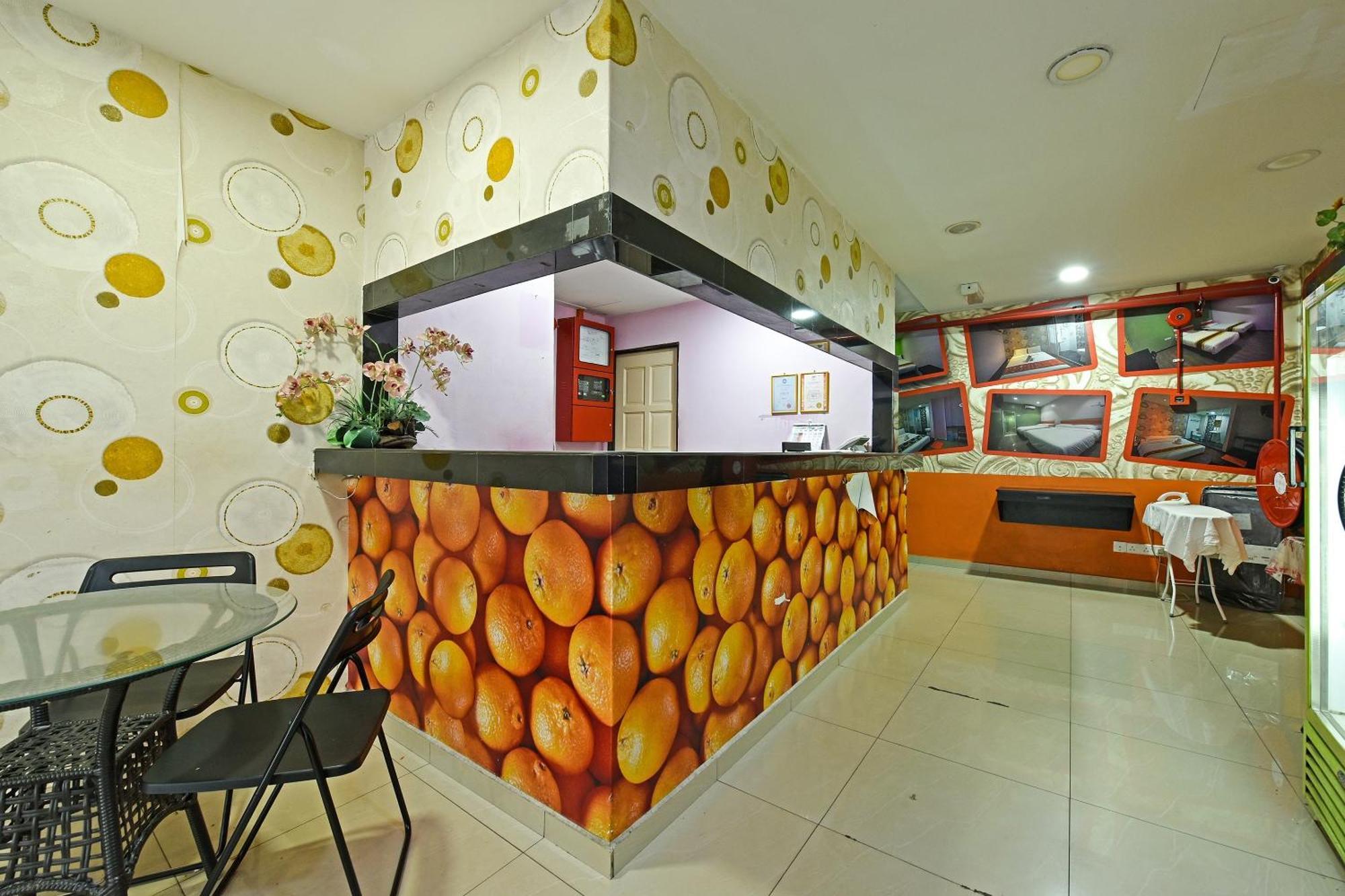 OYO 992 Orange Hotel Kuala Pilah Bagian luar foto