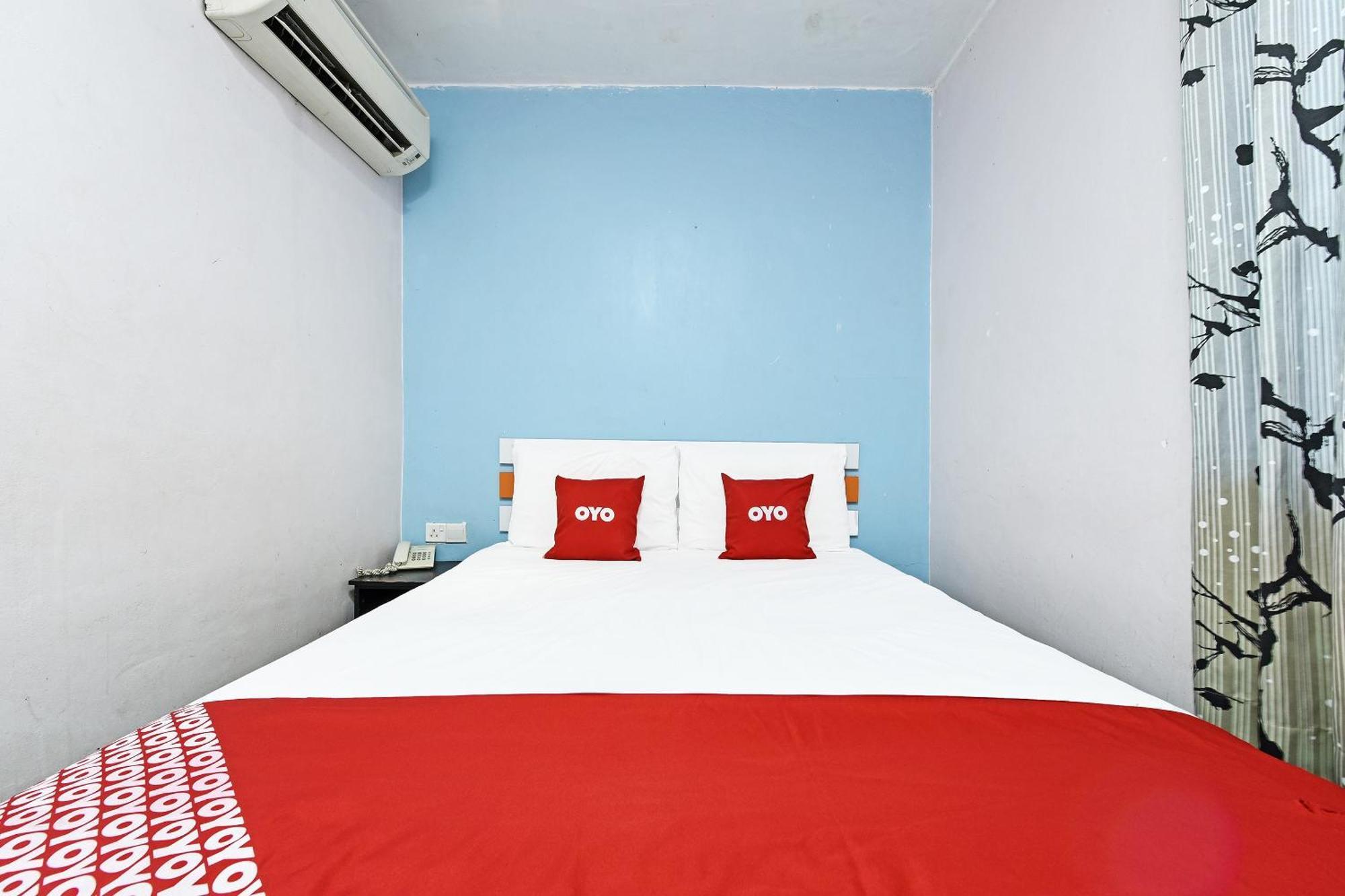 OYO 992 Orange Hotel Kuala Pilah Bagian luar foto