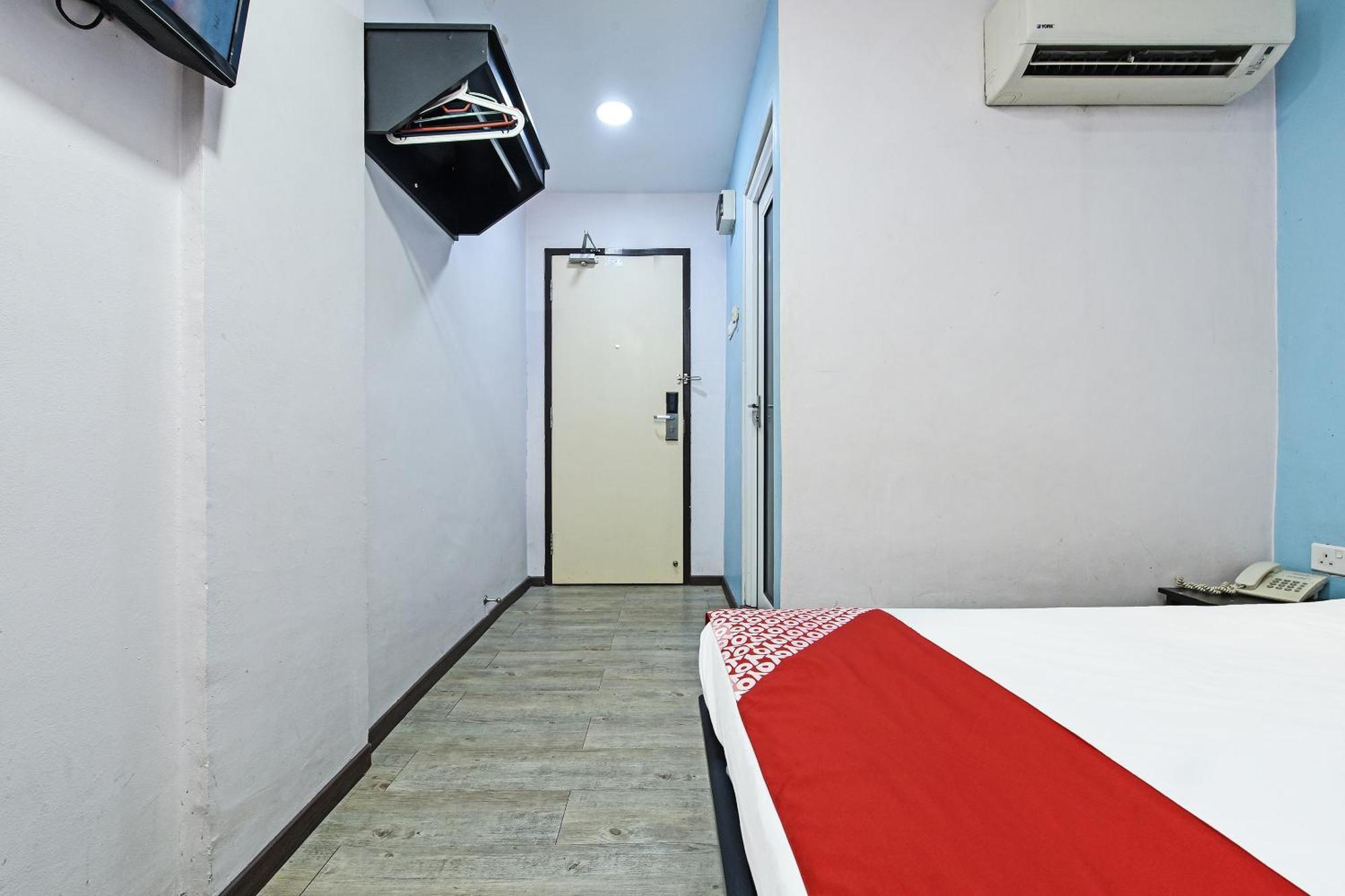OYO 992 Orange Hotel Kuala Pilah Bagian luar foto