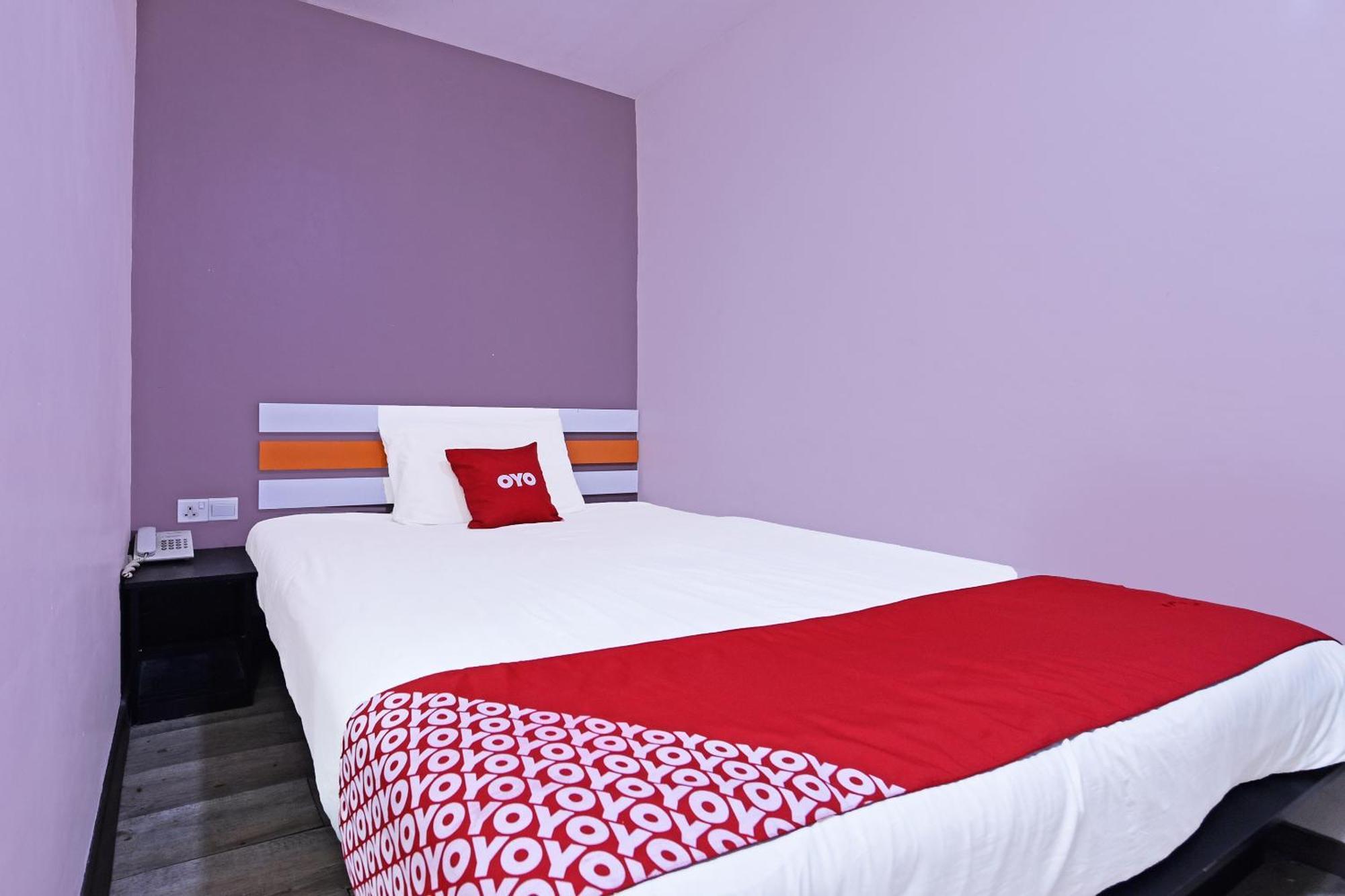 OYO 992 Orange Hotel Kuala Pilah Bagian luar foto