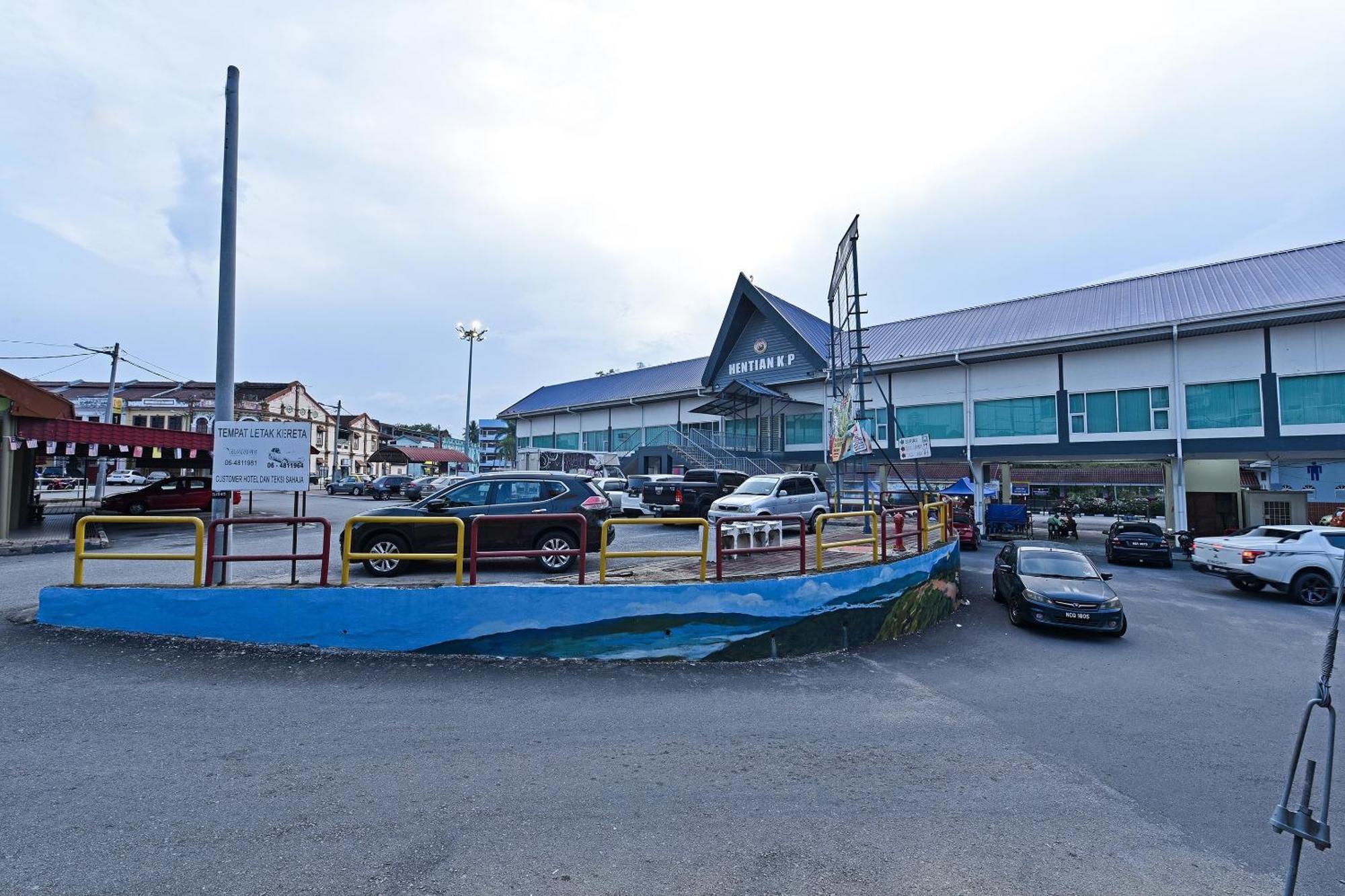 OYO 992 Orange Hotel Kuala Pilah Bagian luar foto